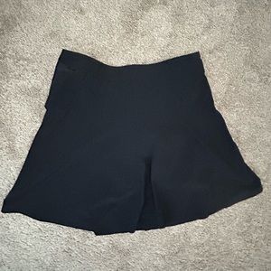 Very flowy black athleta skirt